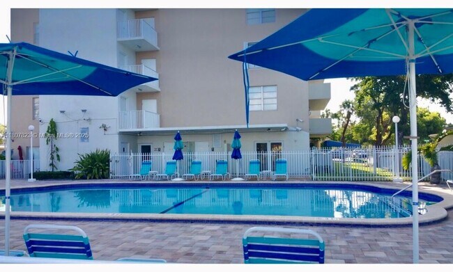 Foto del edificio - 1455 N Treasure Dr