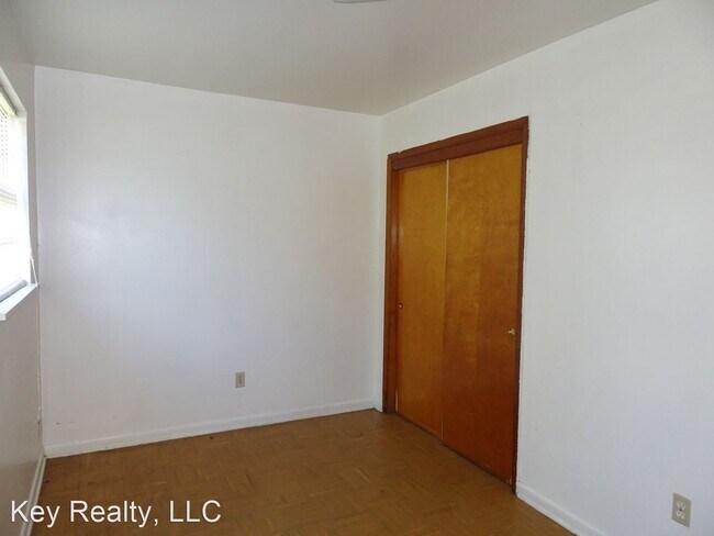Building Photo - 3 br, 1 bath House - 2914 Sabine Dr.