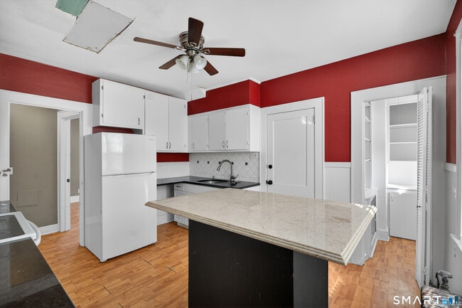 Foto del edificio - 1442 Wood Ave