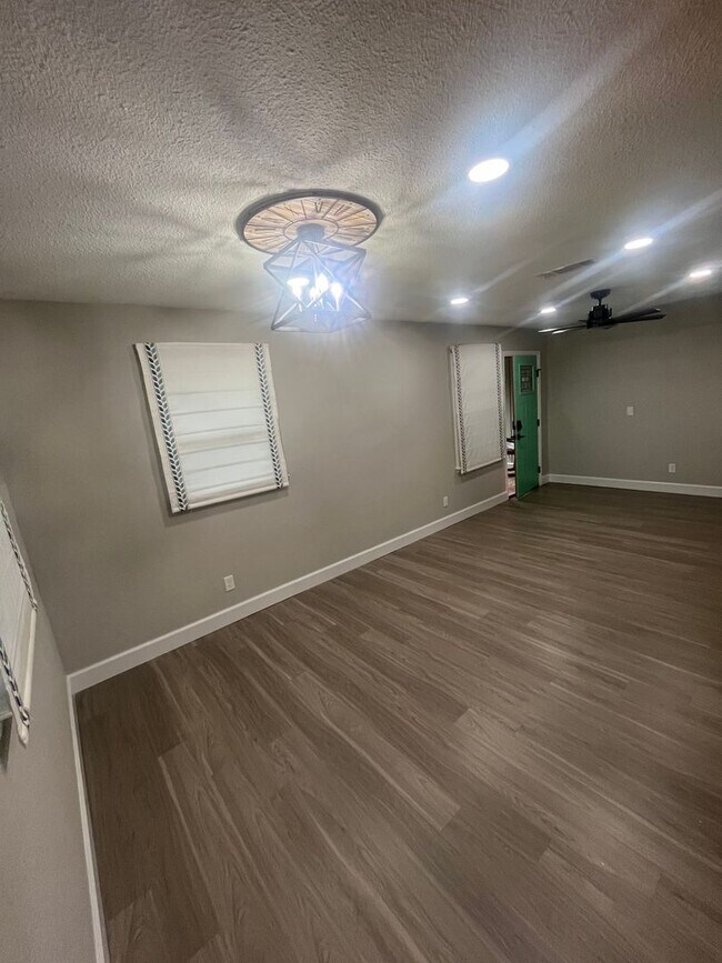 Foto del edificio - 112/114 W Tenth St. Vidalia