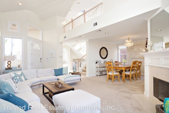 Building Photo - 5 br, 4.5 bath  - 1011 Mandalay Beach Road