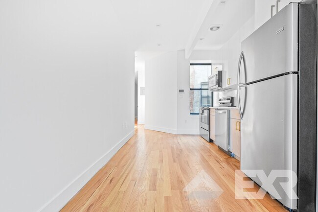 Building Photo - 1330 St Johns Pl
