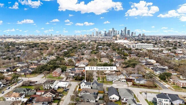 Foto del edificio - 751 Dumble St