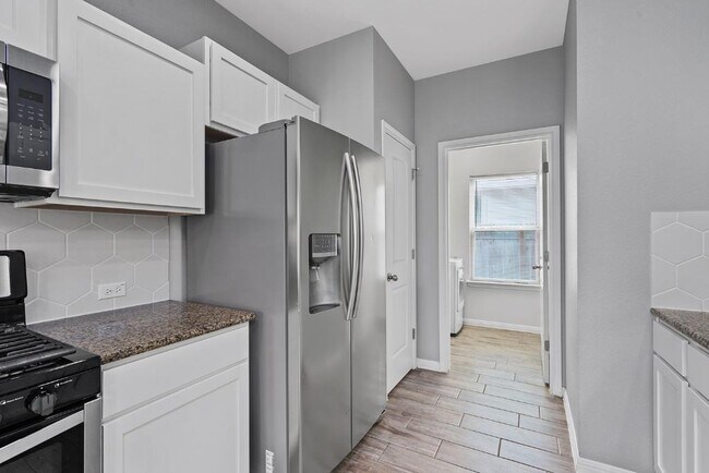 Foto del edificio - 607 Stampede Rd