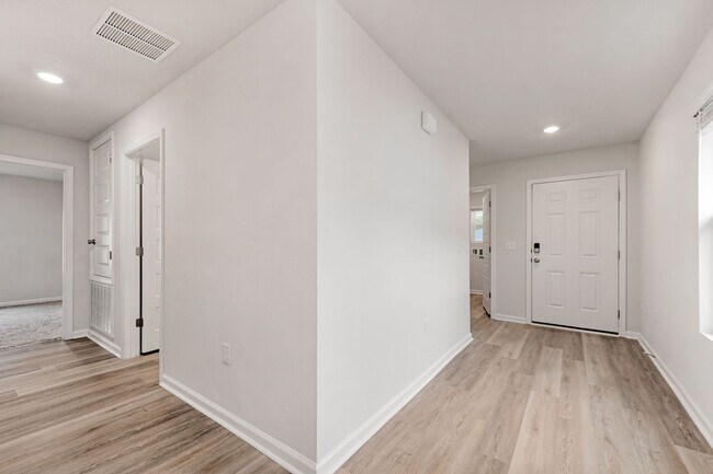 Foto del edificio - Beautiful 3BR Home with Privacy-Fenced Backyard in The Woodlands