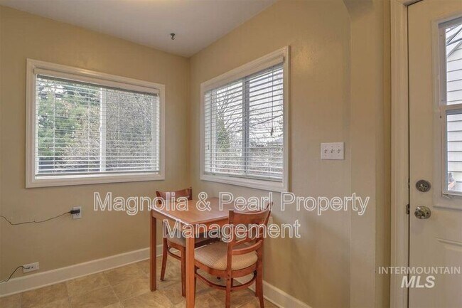 Foto del edificio - 104 S Olive St
