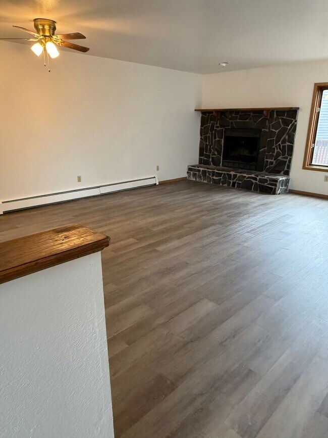 Foto del edificio - West Anchorage | 3BR 2.5BA | Garage | Pets...
