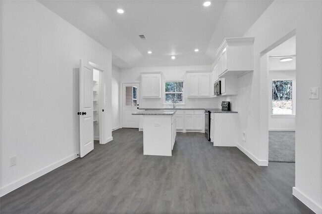 Building Photo - 1479 Cathey Dr
