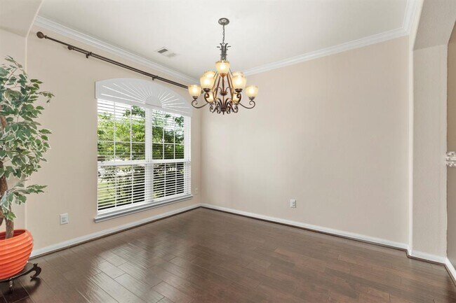 Foto del edificio - 5314 Belle Manor Ln