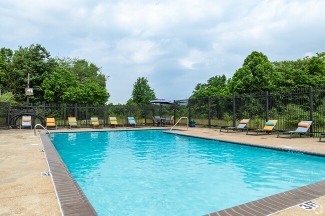 Building Photo - Pointe at Ridge Cove Apartments