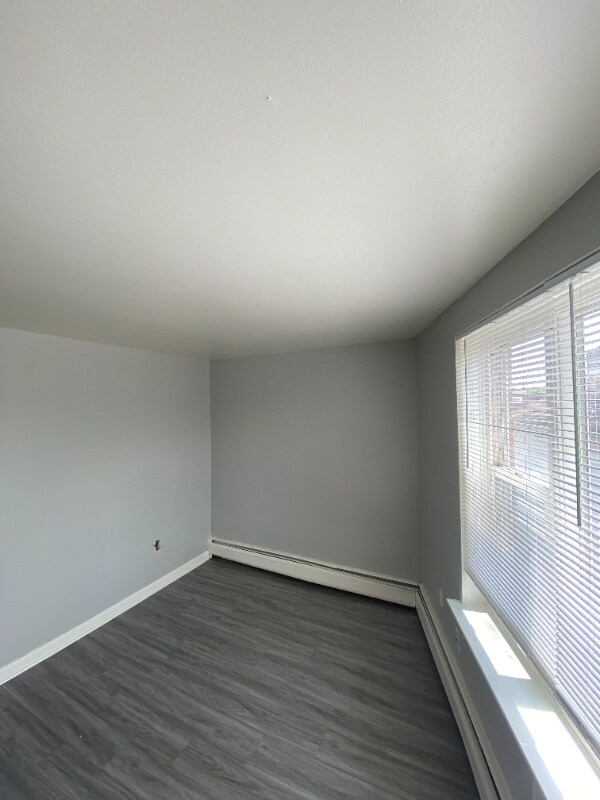 Foto del edificio - 777 Maple Ave