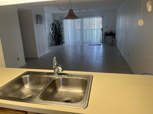 Building Photo - 3111 Pass a Grille Way