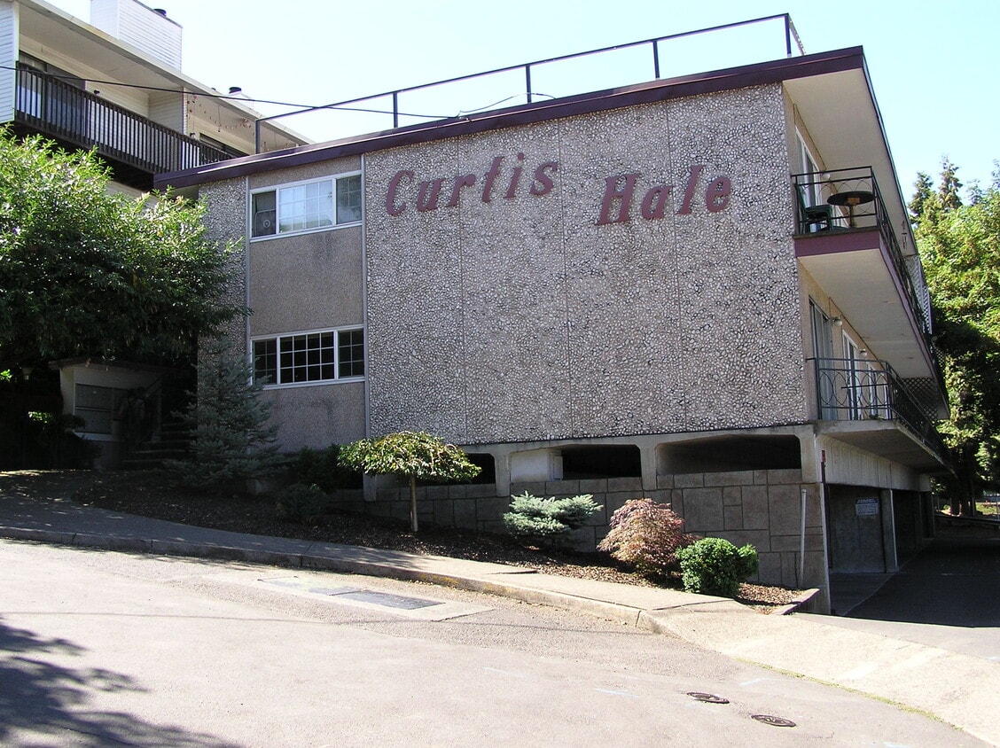 Curb View - Curtis Hale Apartments