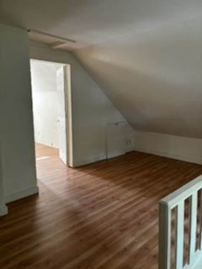 Building Photo - West Allis single family 2 bedroom house