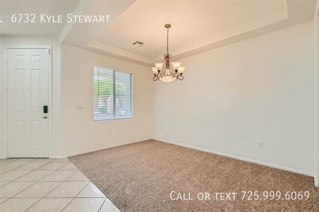 Foto del edificio - 6732 Kyle Stewart Ct