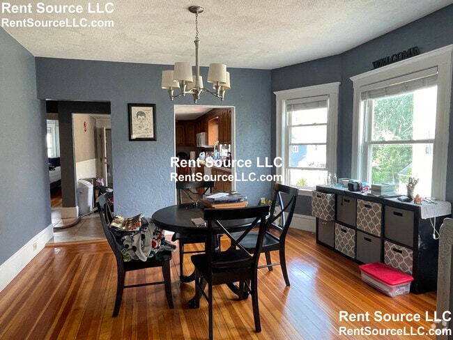 Building Photo - 26 3rd St