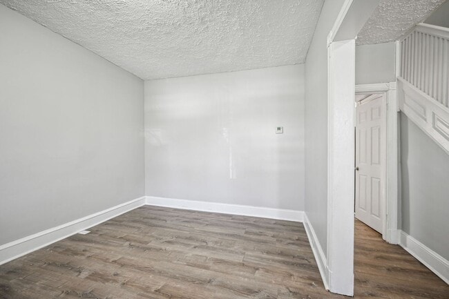 Photo - Newly Renovated 5BR/2BA Brownstone, Washer/Dryer House