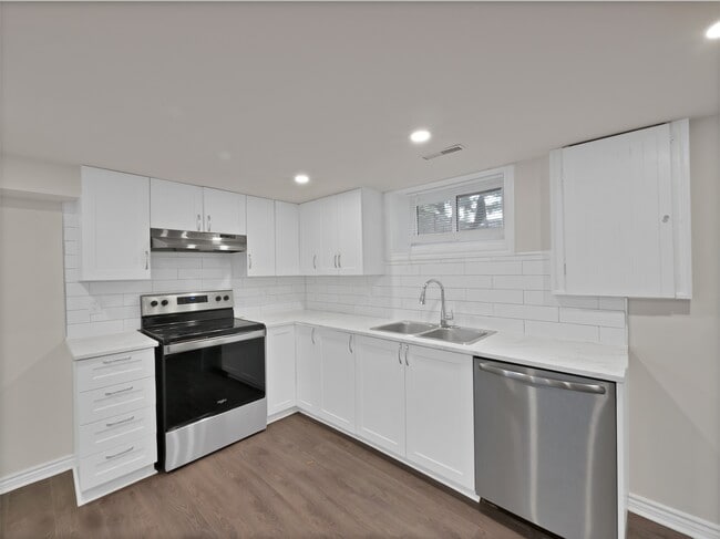 Building Photo - 179 Ridge St