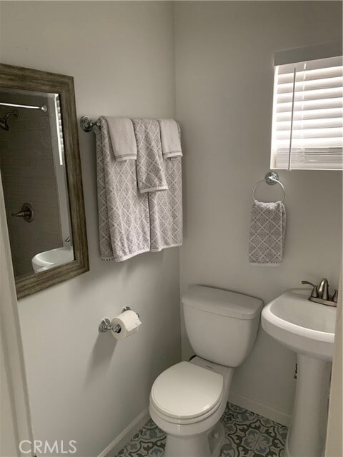 Building Photo - 410 N Rose Ave