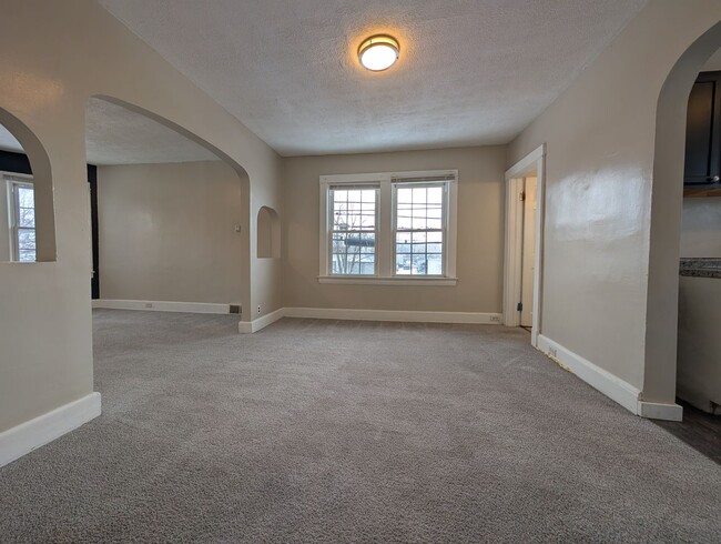 Building Photo - 1476 W 107th St