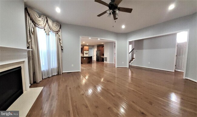 Foto del edificio - 6999 Caton Woods Ct