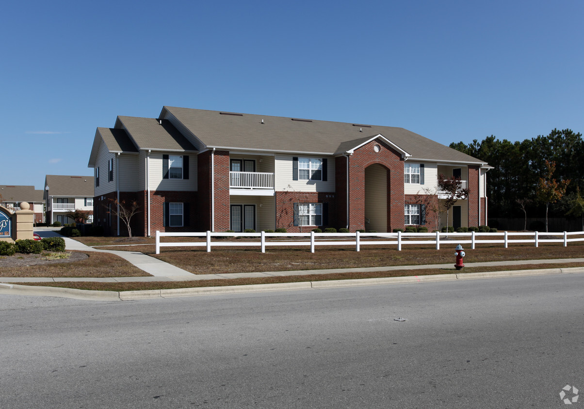 Primary Photo - Blue Springs Apartments