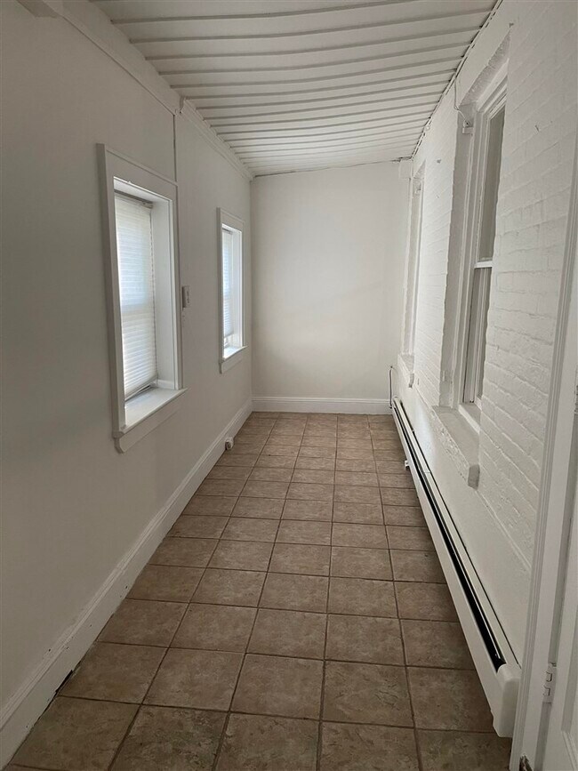 Foto del edificio - 37 Waverly St