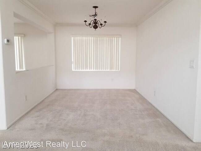 Building Photo - 3 br, 2.5 bath House - 5516 Spruce Hill ct