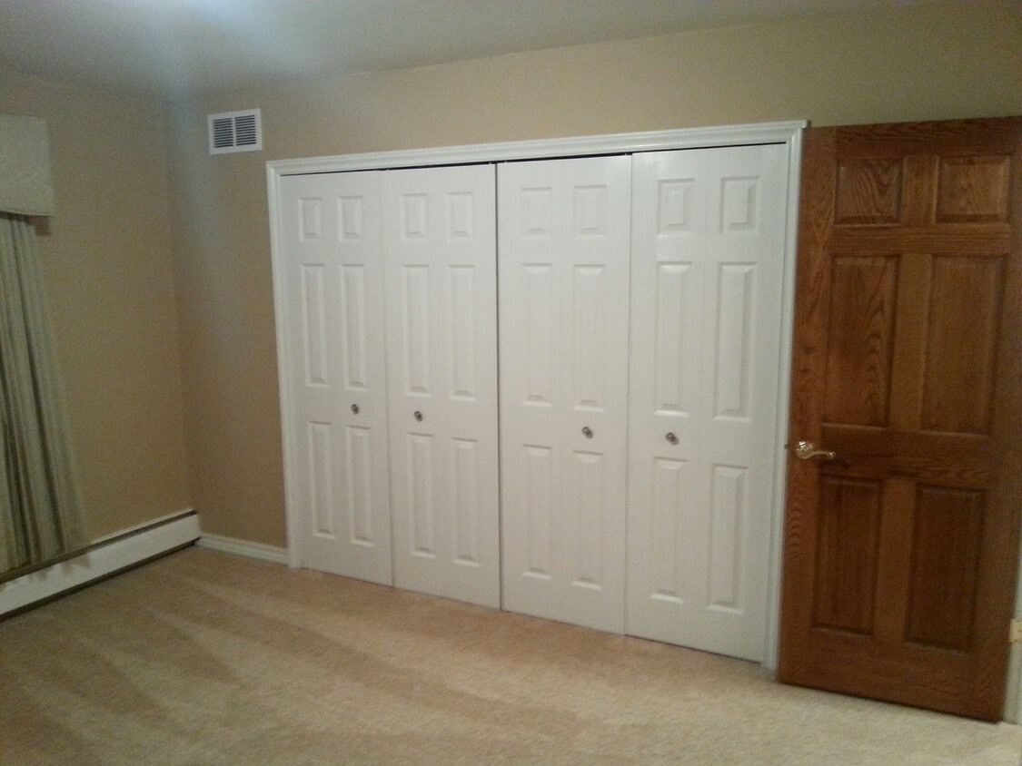 24111 Meridian Road Unit 113, Grosse Ile Township, MI 48138