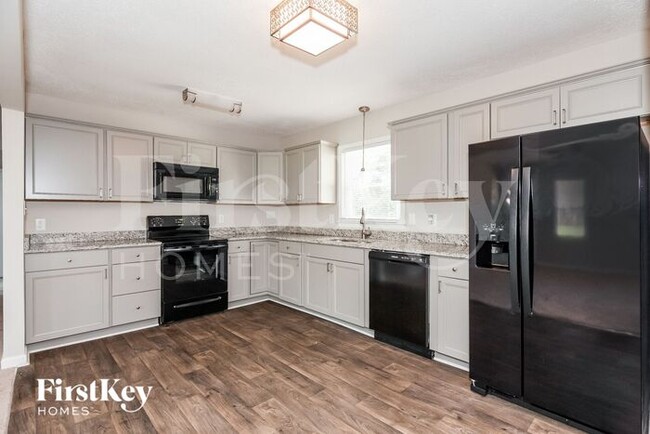 Foto del edificio - 3625 Somerset Dr