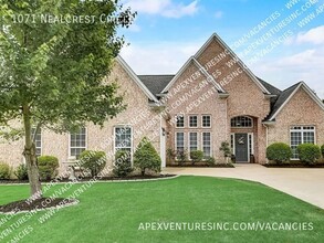 Building Photo - 1071 Nealcrest Cir