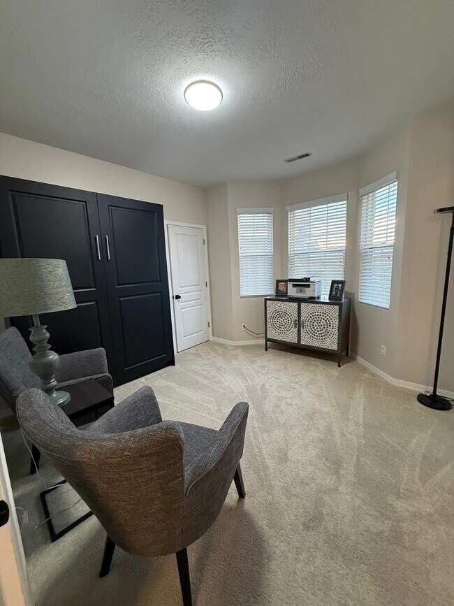 Foto del edificio - 998 Shetland Ln