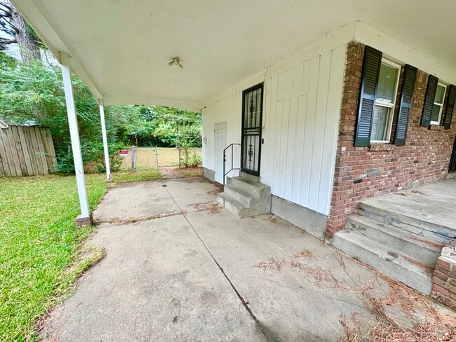 Building Photo - 3119 Queensgate Ave