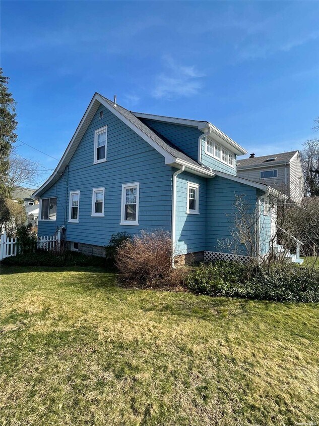 12 Cyrus Point Ln, Bayville, NY 11709 House Rental in Bayville, NY