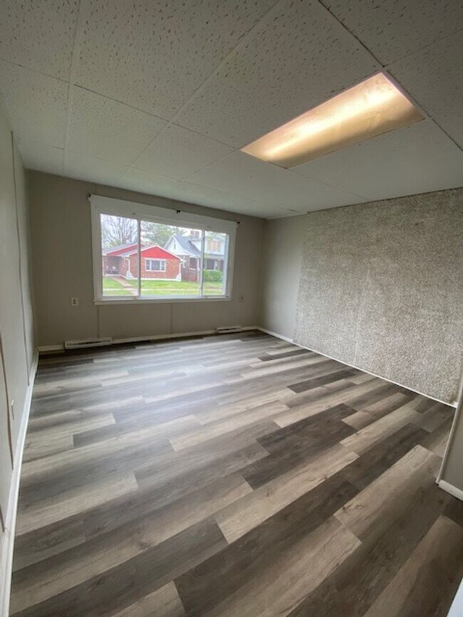 Foto del edificio - 1715 Edwardsville Rd