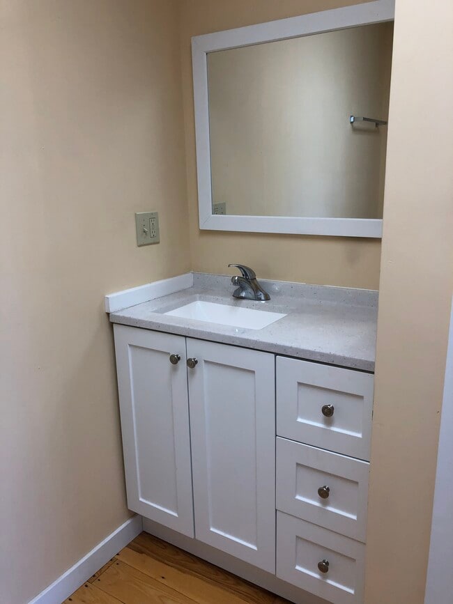 Foto del edificio - 600 S Britain Rd