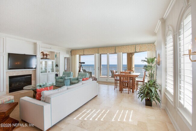 Foto del edificio - 120 Serenata Dr