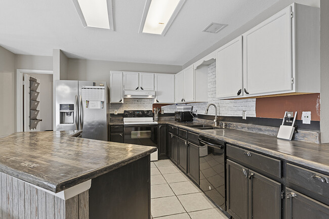 Building Photo - 7147 Stone Crop Ln