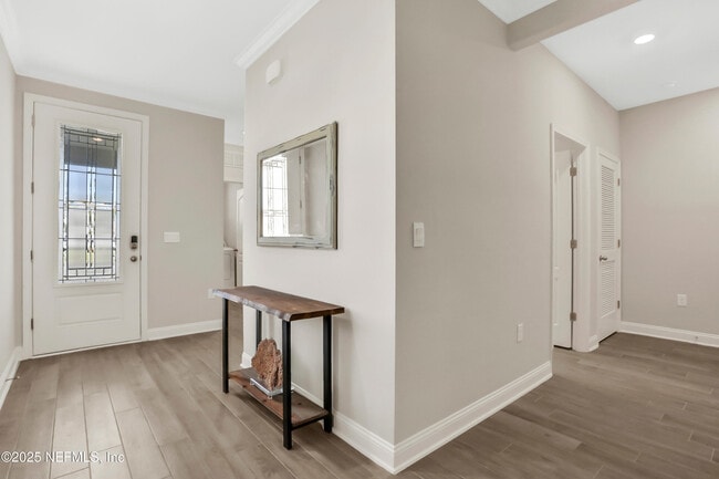 Foto del edificio - 404 Thistleton Wy