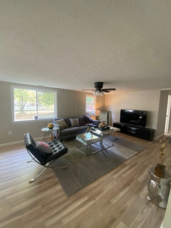 Foto del edificio - 403 Palomino Ct