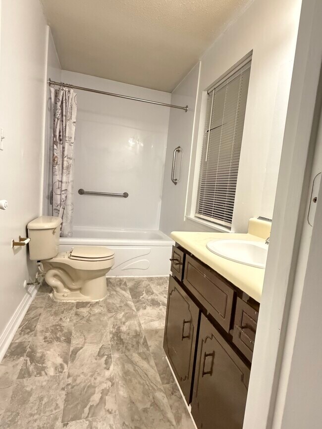 Foto del edificio - 2713 Fair Oak Ct