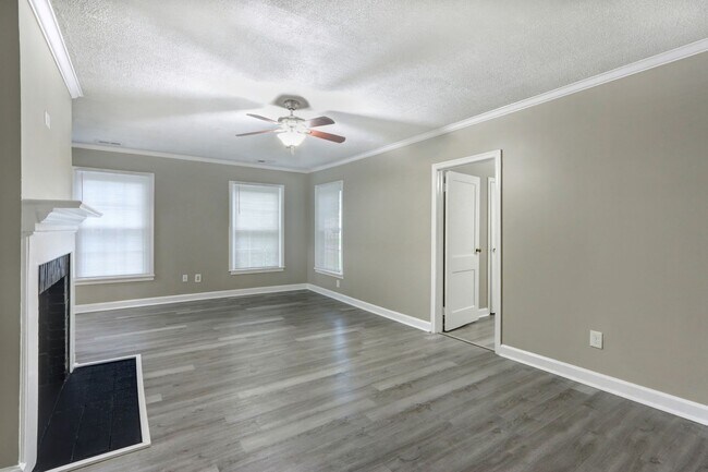 Foto del edificio - Large 4BR/2BA Ardsley Park House For Rent - Huge Yard
