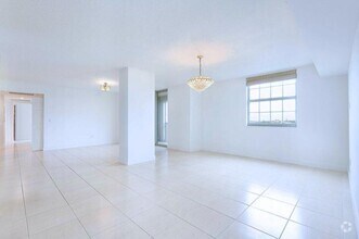 Building Photo - 610 Clematis St