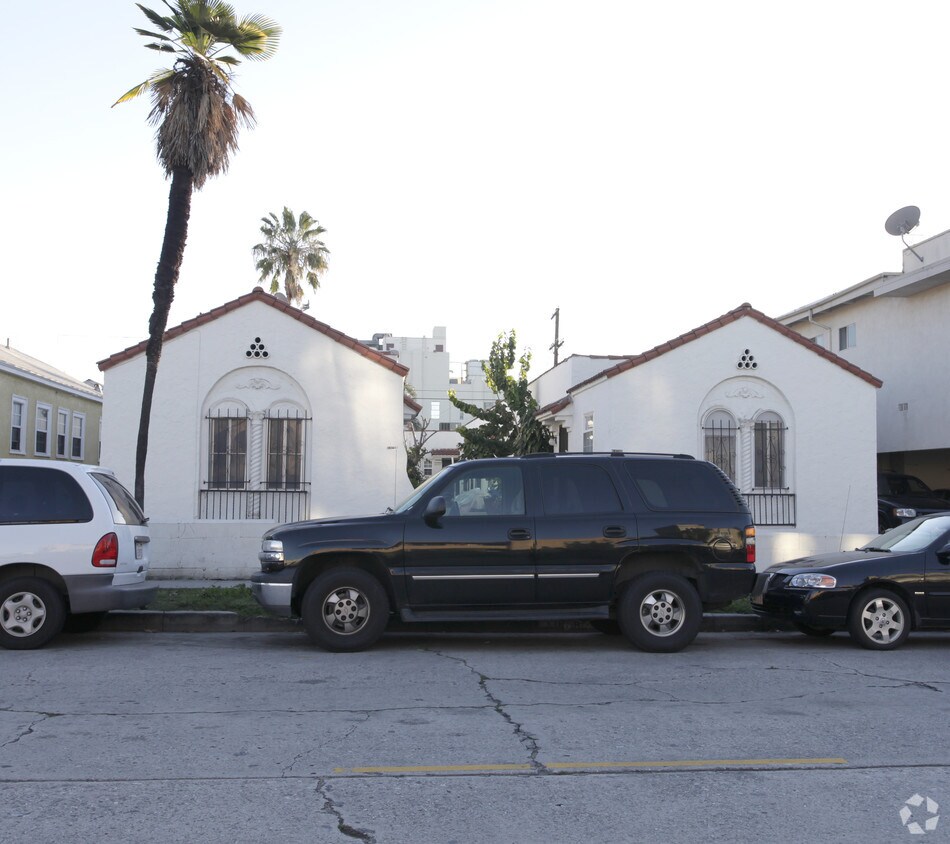 Foto del edificio - 1026-1028 3/4 Wilcox Ave