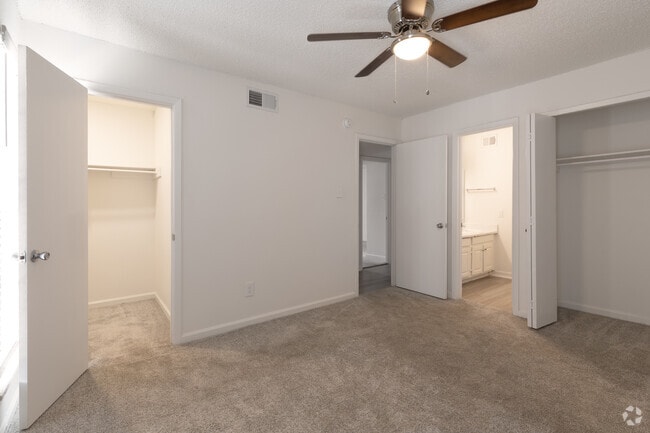 3BR, 2BA - 1250SF - Bedroom - La Silva