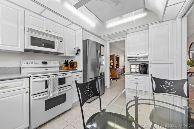 Building Photo - 3300 S Ocean Blvd