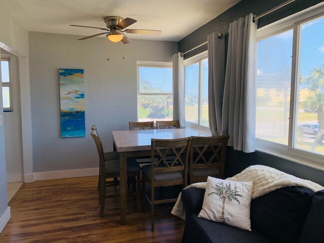 Foto del edificio - 601 University Blvd