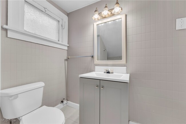 Building Photo - 3746 W 140th St
