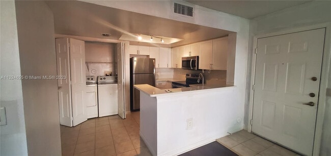 Photo - 4191 N Haverhill Rd Apartment