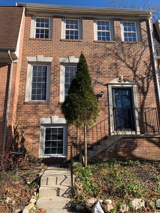 3 Meadow Grass Ct, Gaithersburg, MD 20878 Townhome Rentals in